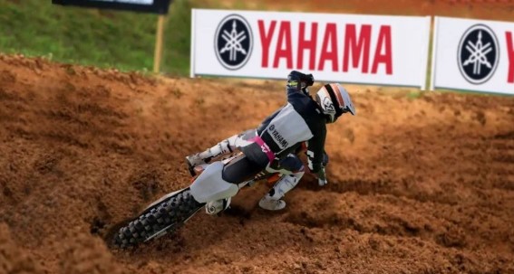 ����ԽҰĦ�г���ʻ��Ϸ�̵�