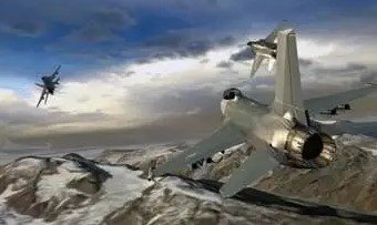 ���Զ��������Ŀ�ս��Ϸ�ϼ�