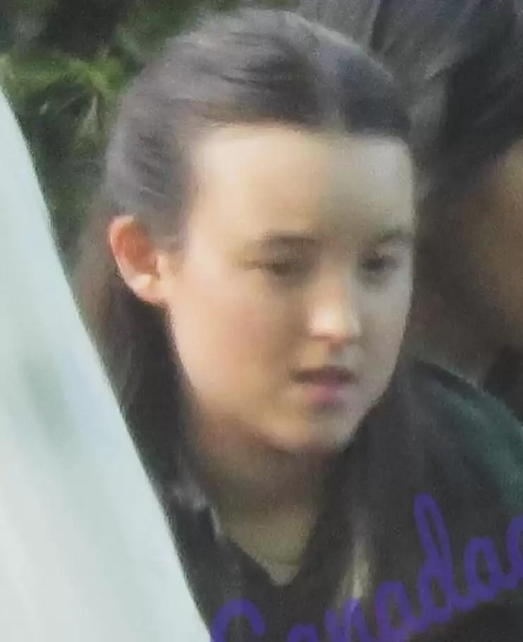 ��ĩS2Ů��·͸������
