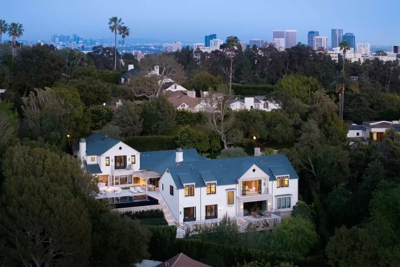 ǰʹ���ٻ������˳���2700����Ԫ��լ
